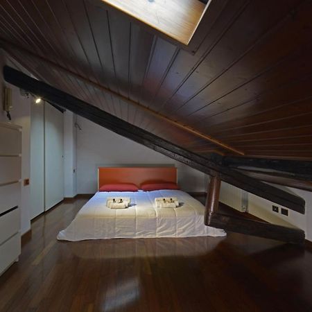 Cenisio - Corso Sempione Accogliente Mansarda Di Design Apartment Milan Exterior photo