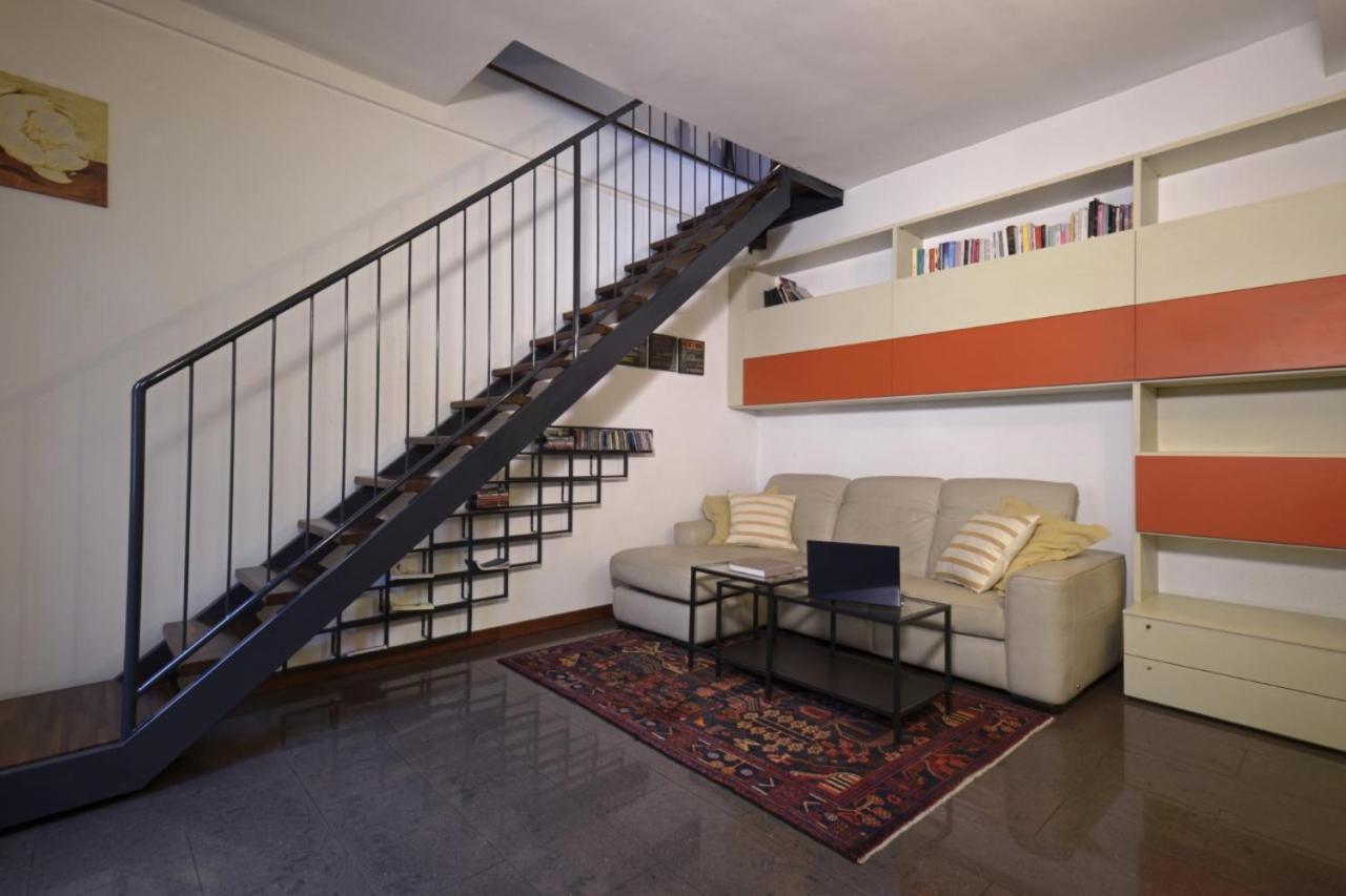 Cenisio - Corso Sempione Accogliente Mansarda Di Design Apartment Milan Exterior photo